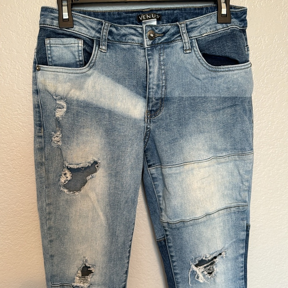 Venus | Patch Skinny Jeans - Picture 2 of 7